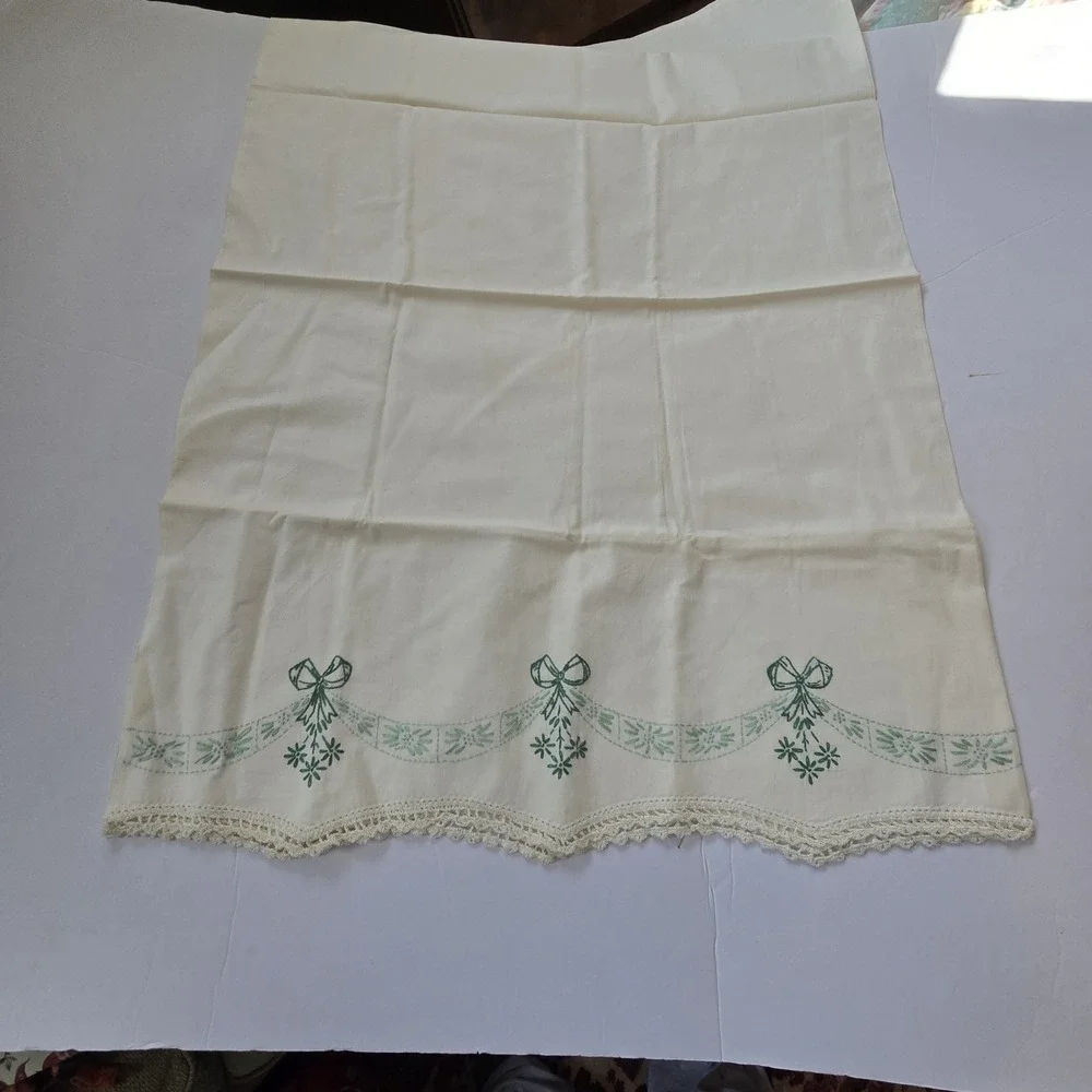 Vintage Embroidery Floral Pillowcases PAIR Cottage Core Granny Boho Green Floral